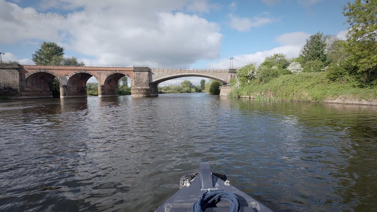 Narrowboat travels the River Trent from Stoke lock to Nottingham (real-time bow camera)