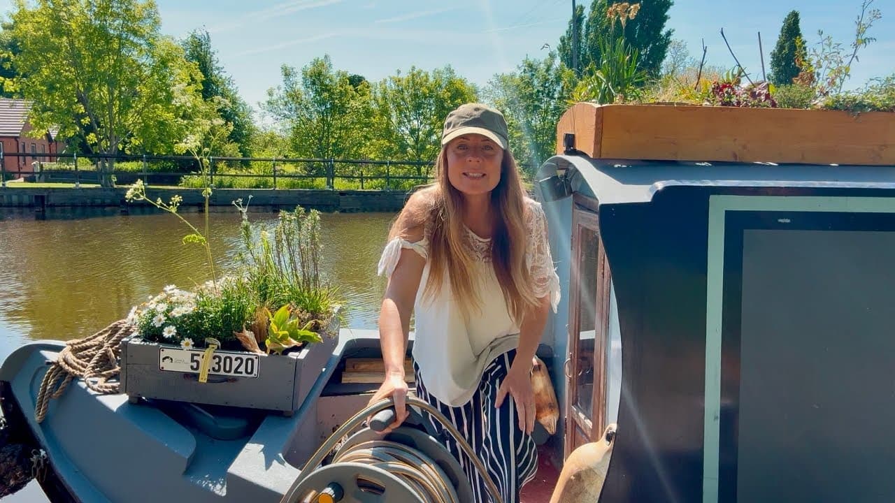 Is My Life Easy? Living in an Off-grid,  60ft Floating Narrowboat Home#239