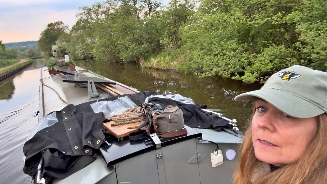 I Odysseyed A Canal Boat To Wash My Clothes- 7 Hours Later...