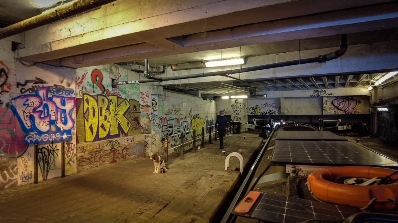 Manchesters Underground Canal Lock