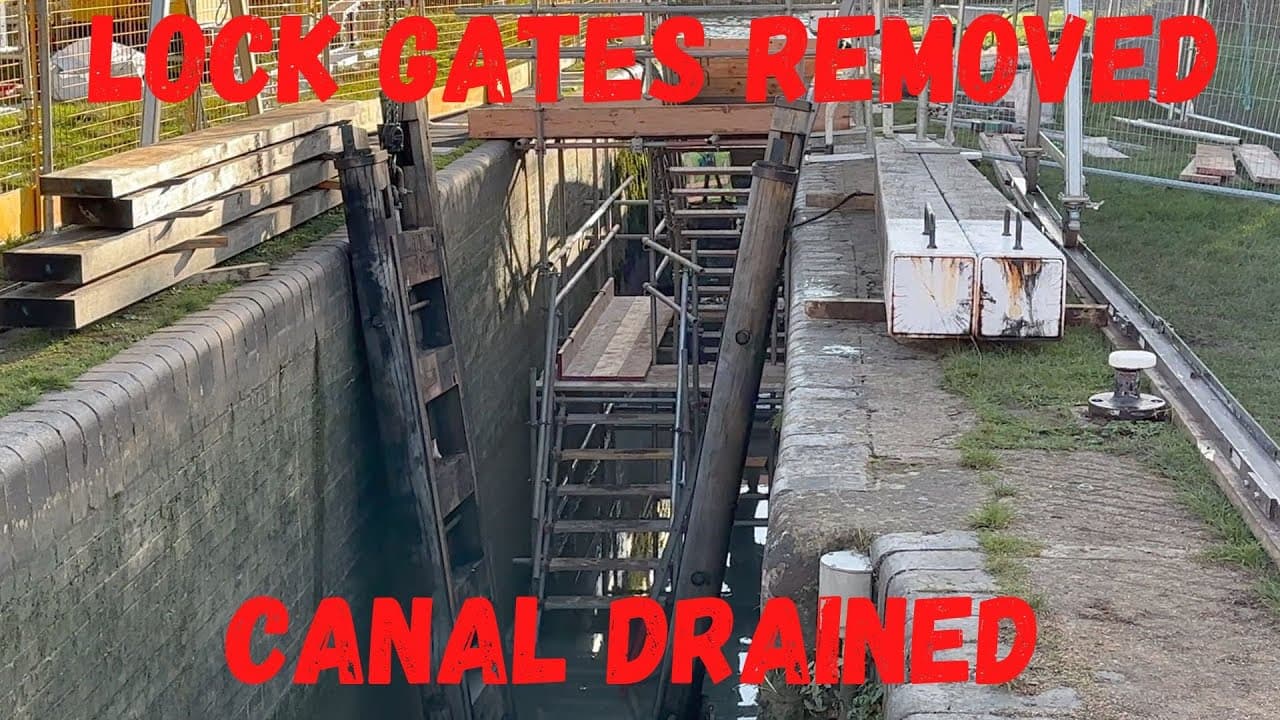 Canal Lock Gates Removed | Rubbish In Canal | Rotten Lock Gates | CRT Narrowboat Lock Repair