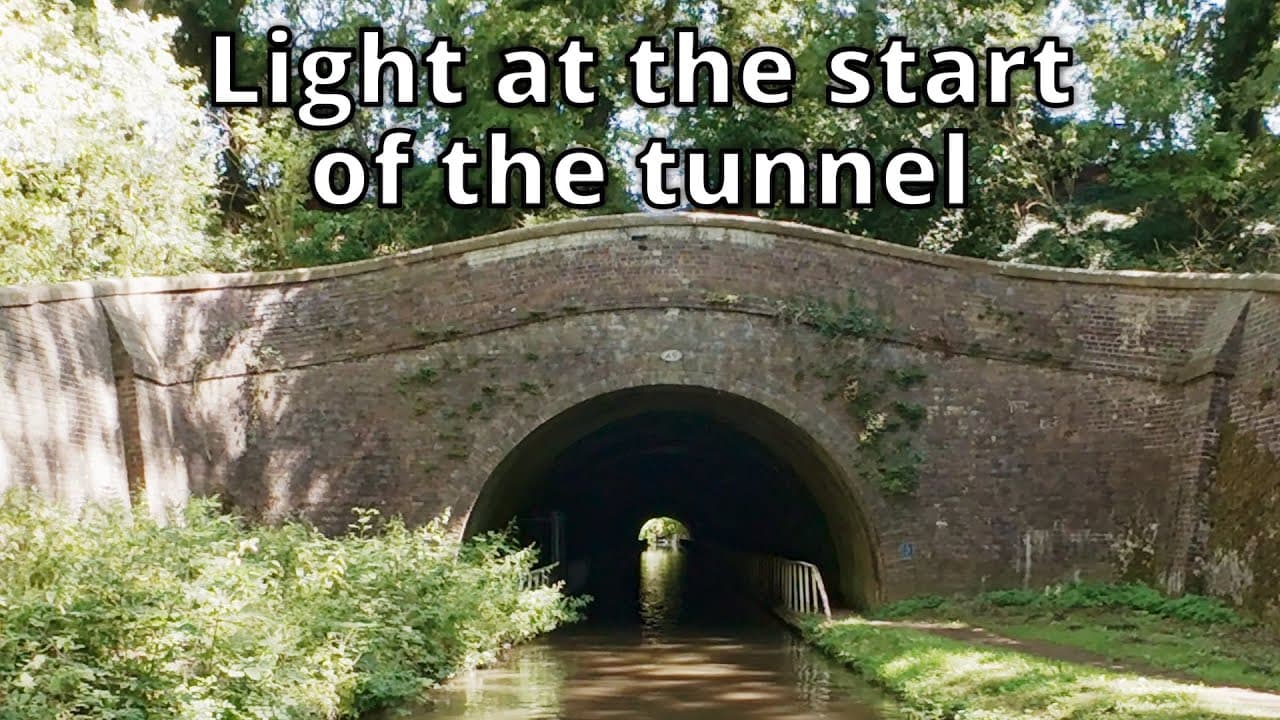 384A. Tiny narrowboat journeys in blazing sunshine from Brinklow to Rugby