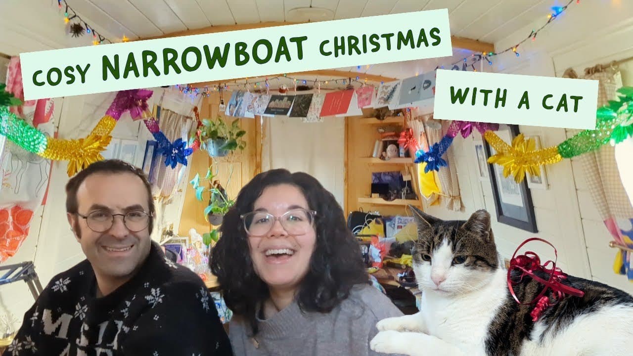 Cosy Narrowboat Christmas (with a cat) - vlog 101