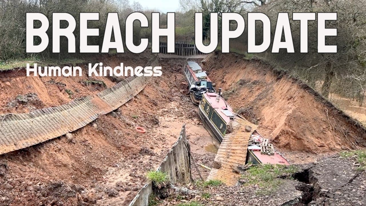 Trapped Narrowboats Heading Away from the Whitchurch Breach