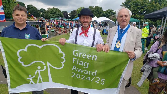 Green Flags for canals 