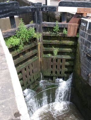 Avoiding lock hang ups and sinkings