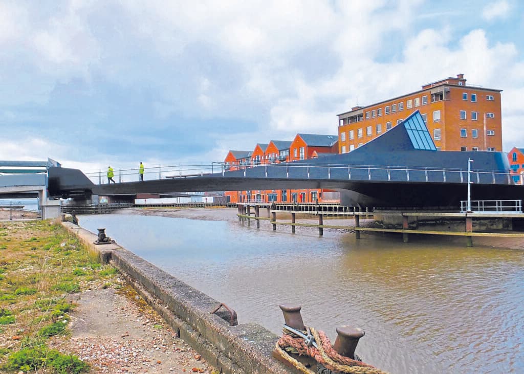 REOPENED: Scale Lane footbridge