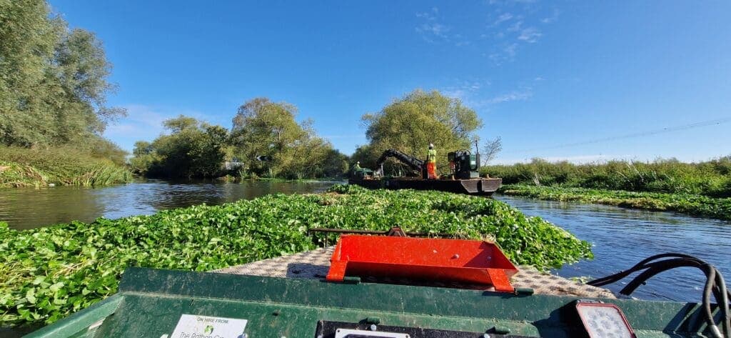 NEARLY 4000 TONNES of Invasive Weed Cleared From UK Canals
