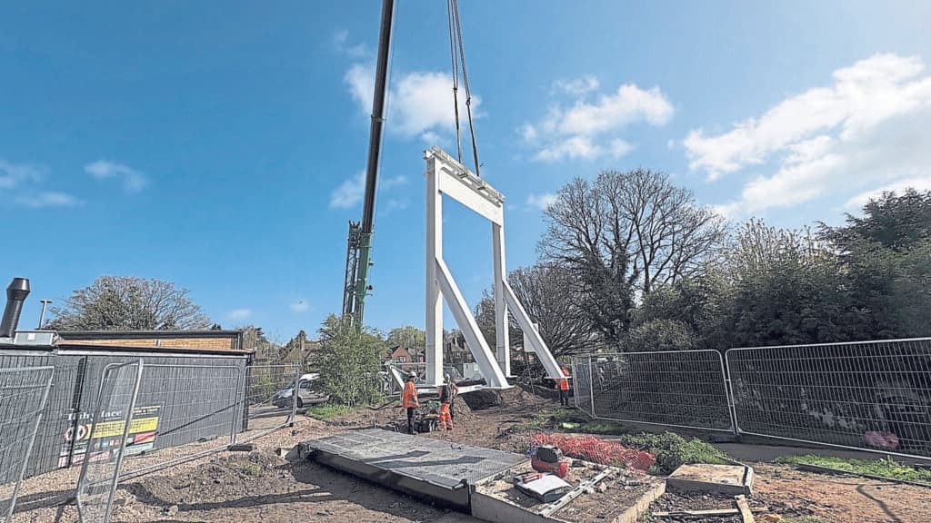 Liftbridge installed on Lichfield Canal restoration route