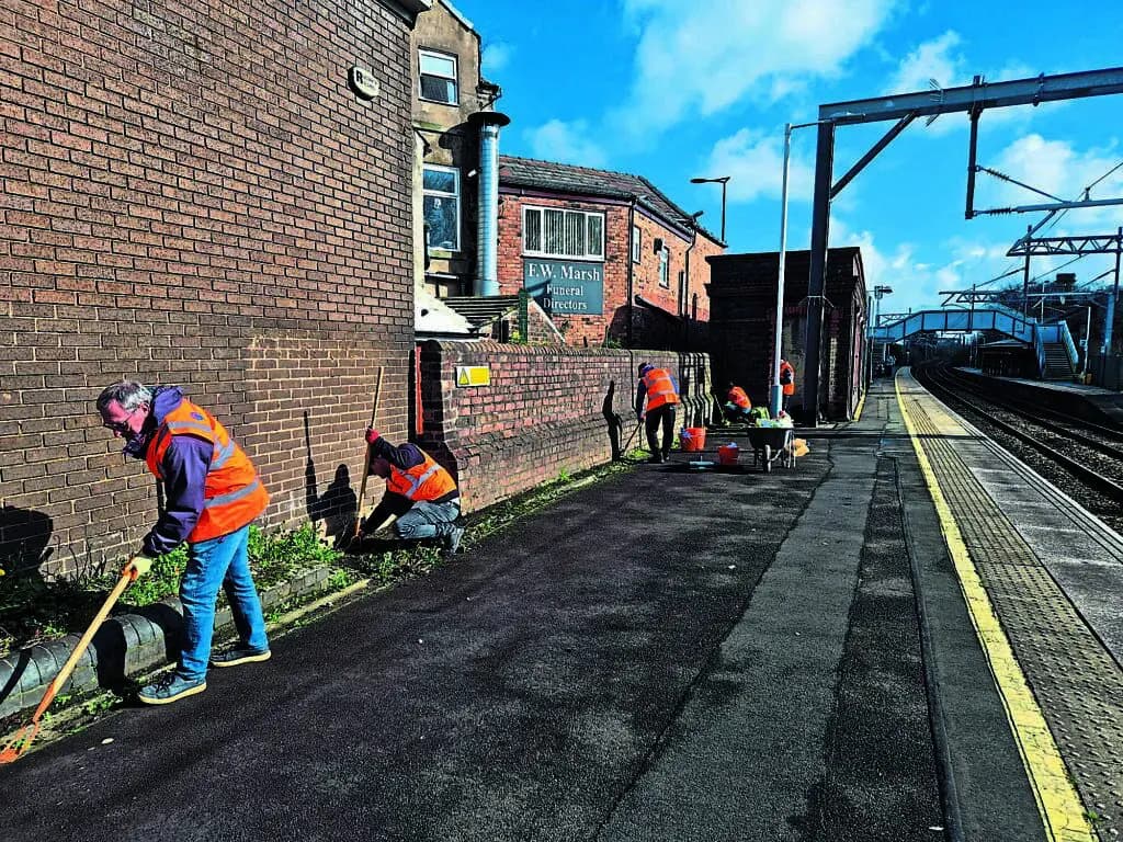 Sankey Canal group adopts Earlestown railway station