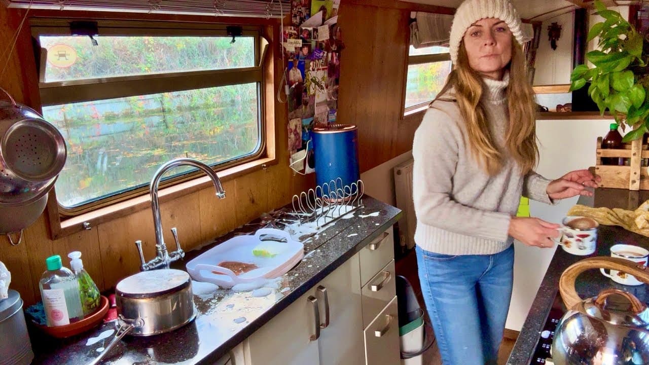 We Have To Stop! 48 Hours to Journey 4 Miles On Our Narrowboat Home