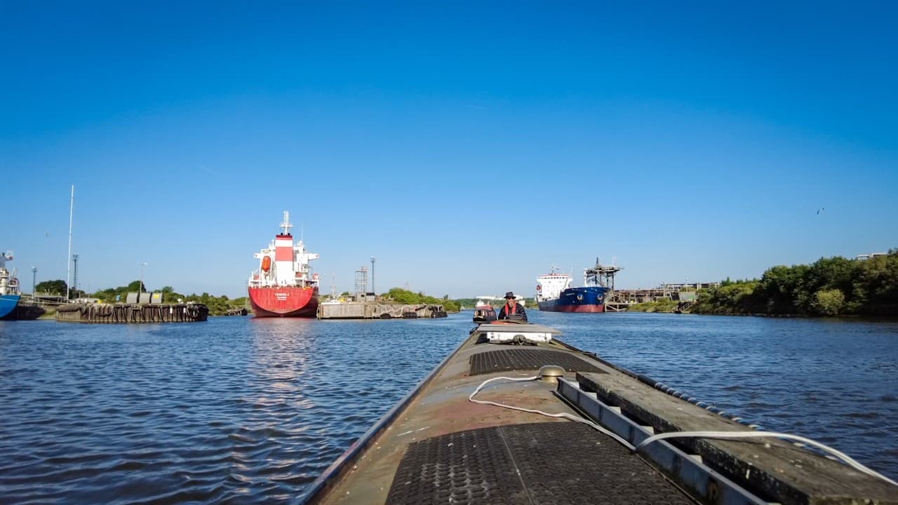 Narrowboating with the Big Ships!