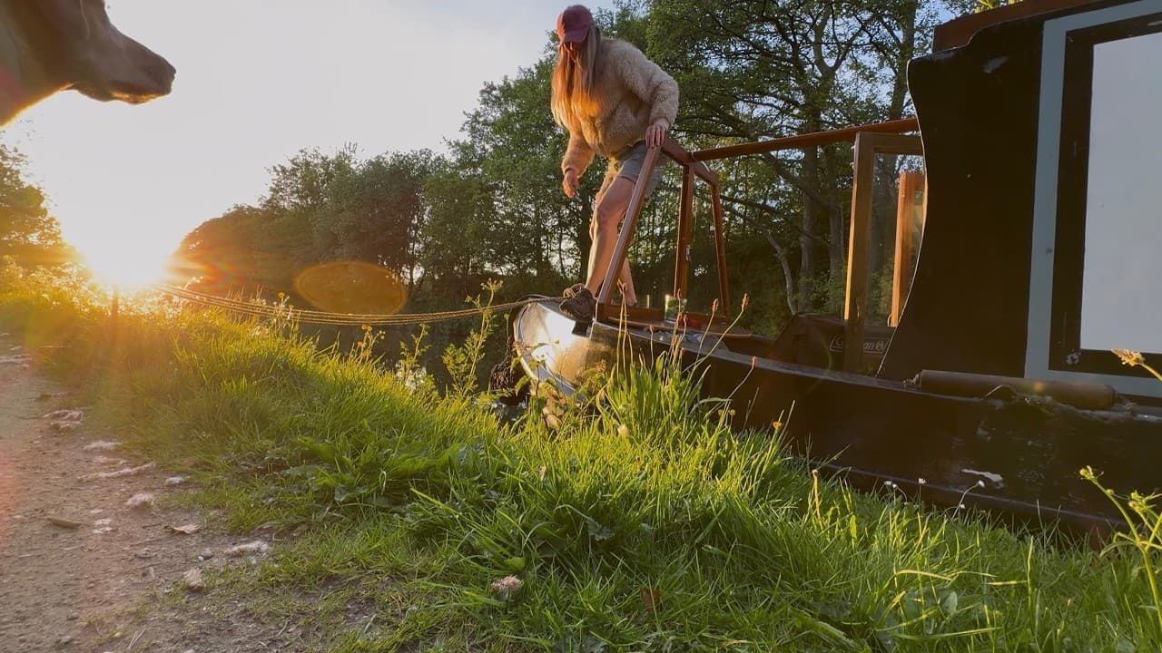 How We Survived a Heatwave in our Steel Narrowboat Home