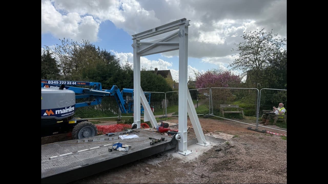 Lichfield Canal lift bridge live stream