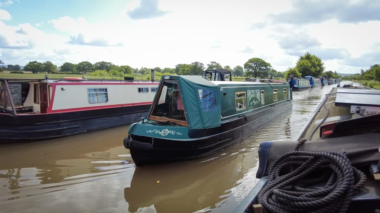 E40 || Are there too many Narrowboats on the Canal?