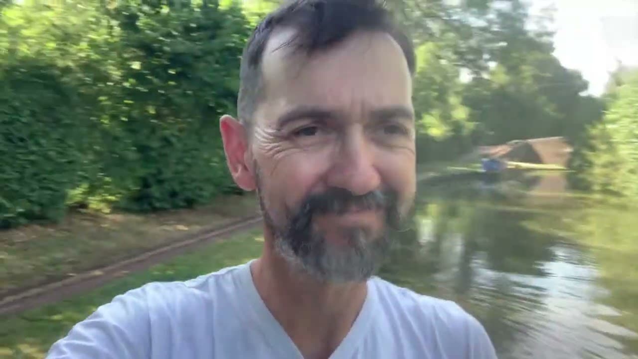 I’m too hot to move a narrowboat!