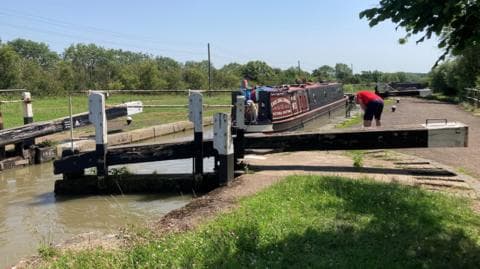 Five Grand Union Canal lock gates to be replaced
