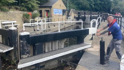 Volunteers wanted for UK's deepest canal lock