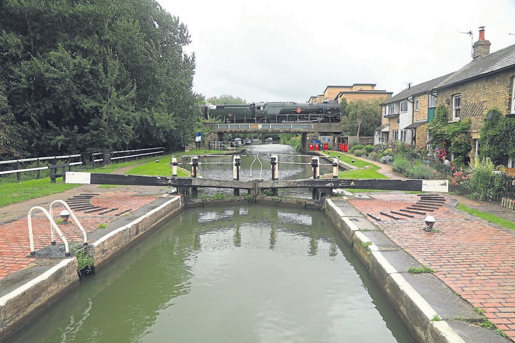 FIFTEEN YEARS to grab a unique steamy canal image