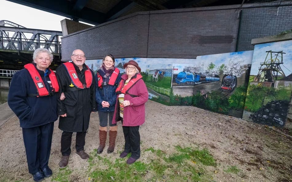 Community mural brings a splash of colour to Doncaster Lock