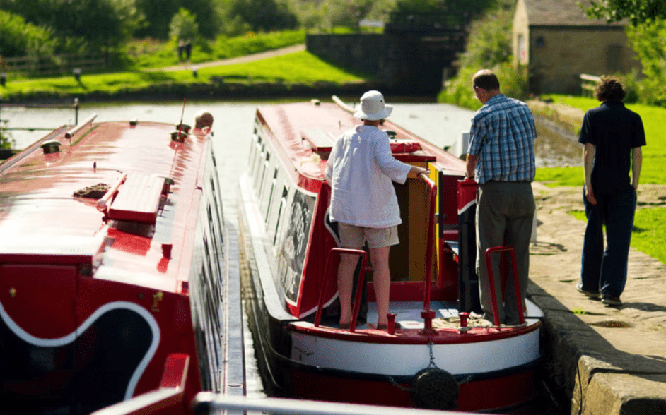 Red weather warning across canals