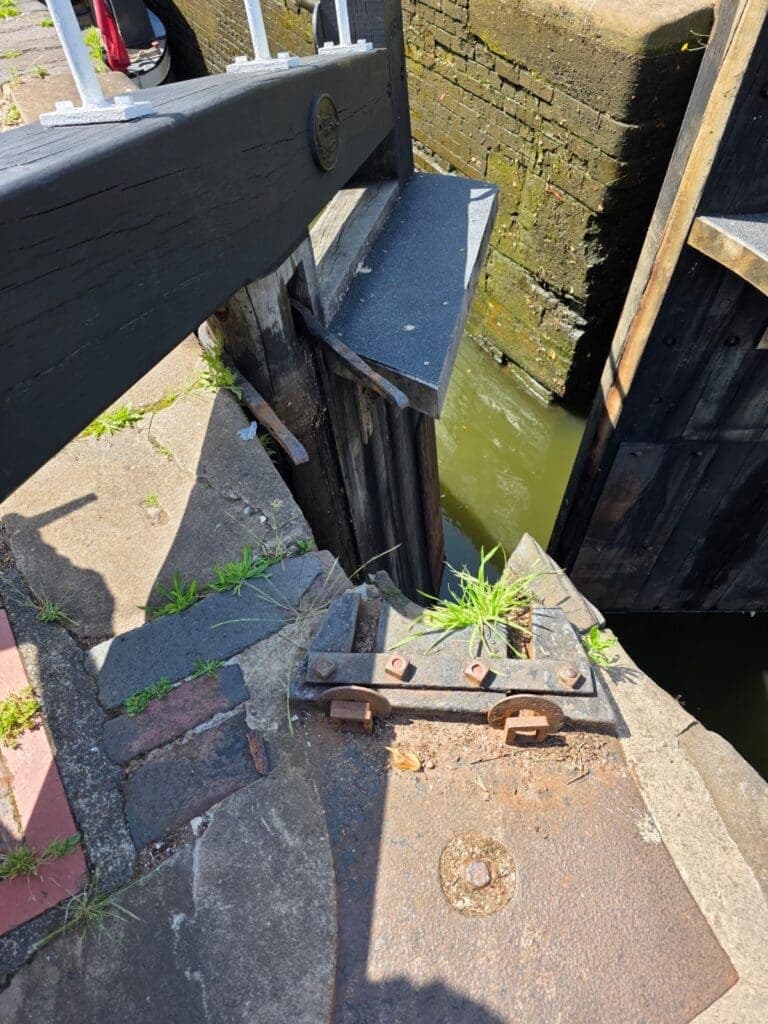 Rapid response reopens Lock 5 at Camp Hill Locks in Birmingham