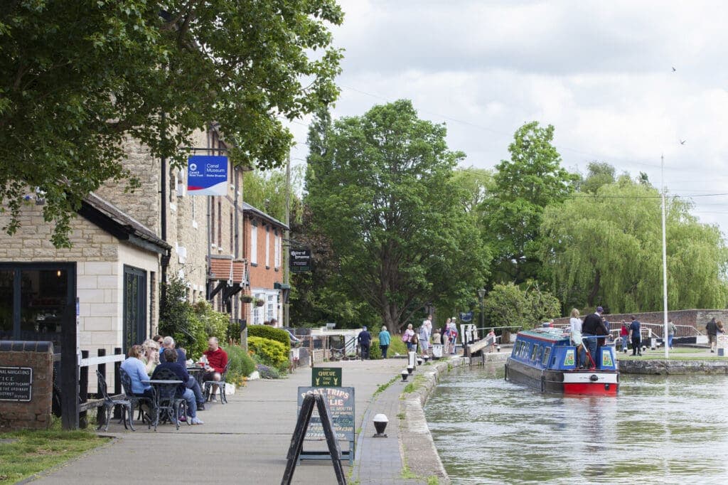 Canal charity appealing for volunteers at one of the nation’s most charming canal-side villages